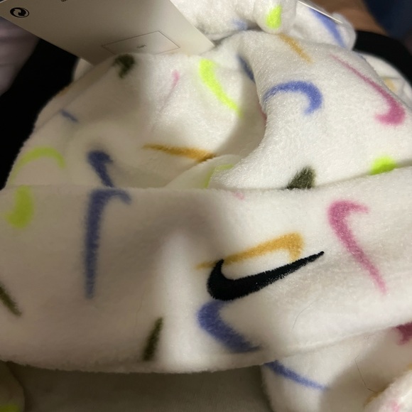 Infant and toddler Nike Trapper Hat & Mittens Set Allover Swoosh Print - Picture 2 of 4